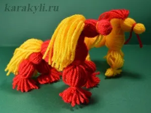 Конячка з ниток, каракулі