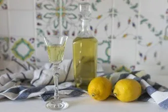 Лікер в домашніх умовах бейлиз, Шерідан, банановий, Куанто (домашніх) Лікер в домашніх умовах бейлиз, Шерідан, банановий, Куанто