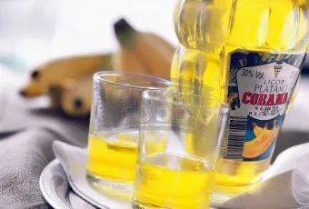 Лікер в домашніх умовах бейлиз, Шерідан, банановий, Куанто (домашніх) Лікер в домашніх умовах бейлиз, Шерідан, банановий, Куанто