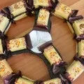 Макет «цукерковий будиночок» з картону і цукерок