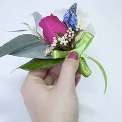 Майстер-клас бутоньєрка і браслет своїми руками (бутоньєрка) Майстер-клас бутоньєрка і браслет своїми руками