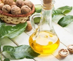 Масло волоського горіха користь і шкода, використання для волосся (масло волоського горіха для волосся) Масло волоського горіха користь і шкода, використання для волосся