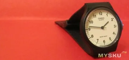 Мінімалістські годинник casio