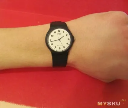 Мінімалістські годинник casio