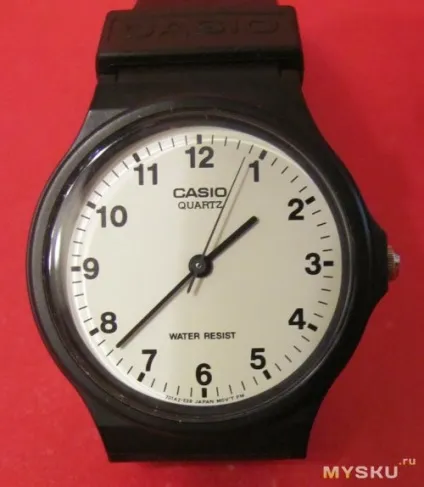 Мінімалістські годинник casio