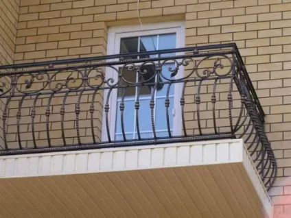 Чи можна зміцнити парапет балкона своїми руками дерев'яні огорожі балкона, фото, а також