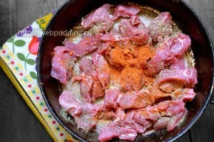 М'ясо з помідорами на сковороді, як приготувати на (сковороді) М'ясо з помідорами на сковороді, як приготувати на