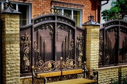 незвичайні паркани