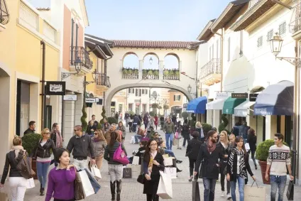 Як дістатися в аутлет Серравалле в Мілані (serravalle scrivia), milan shoptour - трансфер, шопінг (Серравалле) Як дістатися в аутлет Серравалле в Мілані (serravalle scrivia), milan shoptour - трансфер, шопінг