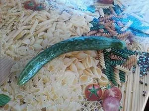 Огірки довгі китайські плюси і мінуси у саду чи, в моєму городі (довгі) Огірки довгі китайські плюси і мінуси у саду чи, в моєму городі