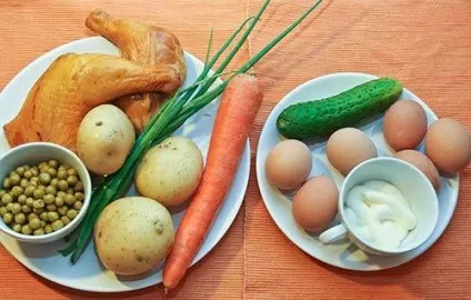Олів'є з копченою куркою вносимо різноманітність в рецепт