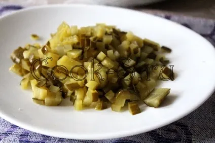 Олів'є »з копченою куркою - покроковий рецепт з фото, салати (копчений олів'є) Олів'є »з копченою куркою - покроковий рецепт з фото, салати