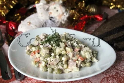 Олів'є »з копченою куркою - покроковий рецепт з фото, салати (олів'є з копченою куркою фото) Олів'є »з копченою куркою - покроковий рецепт з фото, салати