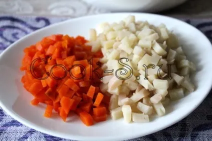 Олів'є »з копченою куркою - покроковий рецепт з фото, салати (олів'є з копченою куркою) Олів'є »з копченою куркою - покроковий рецепт з фото, салати