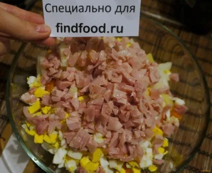 Олів'є з копченою куркою рецепт з фото (кубиками приблизно того) Олів'є з копченою куркою рецепт з фото