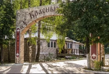 Відпочивайте смачно і затишно в кафе на природі (кафе) Відпочивайте смачно і затишно в кафе на природі