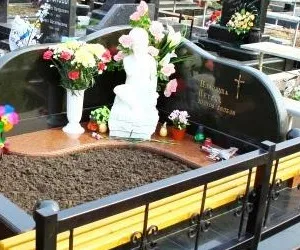 Пам'ятники надгробки - юридична компанія (юридичні послуги) Пам'ятники надгробки - юридична компанія