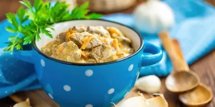 Печінка куряча в сметані - покрокові смачні рецепти приготування страви з фото (сметана) Печінка куряча в сметані - покрокові смачні рецепти приготування страви з фото