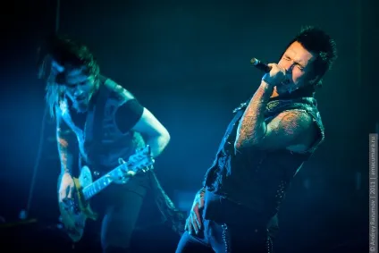 Papa roach задали нову висоту клубним концертам (Україна) Papa roach задали нову висоту клубним концертам