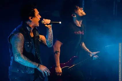Papa roach задали нову висоту клубним концертам (петергоф) Papa roach задали нову висоту клубним концертам