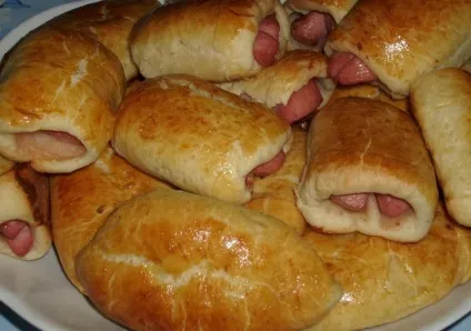 Пиріжки з картоплею і сосискою (пиріжки з картоплею в духовці) Пиріжки з картоплею і сосискою