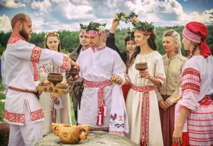 Чому на весіллі кричать гірко і після цього цілуються (весіллі) Чому на весіллі кричать гірко і після цього цілуються