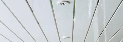 Стеля в коридорі