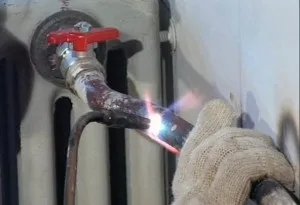 При яку заборгованість відключають воду (відновлення подачі ресурсу) При яку заборгованість відключають воду