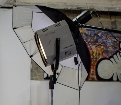 Застосування додаткового освітлення - керівництво для початківців (Beauty Dish Портретна тарілка) Застосування додаткового освітлення - керівництво для початківців