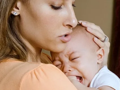 Дитина заходиться в плачі (дитячий спастичний плач), причини і як з цим явищем (дитина синіє і заходиться) Дитина заходиться в плачі (дитячий спастичний плач), причини і як з цим явищем