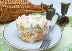 Рецепт салат «олів'є» з маринованими огірками (салат) Рецепт салат «олів'є» з маринованими огірками