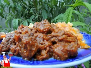Рецепт тушкованого м'яса з цибулею, помідорами і