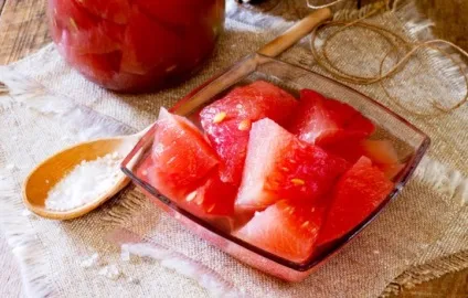 Рецепти маринованих кавуни в банках на зиму, секрети вибору (дієти) Рецепти маринованих кавуни в банках на зиму, секрети вибору