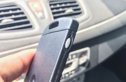 Renault card key - функція - вільні руки (card key) Renault card key - функція - вільні руки