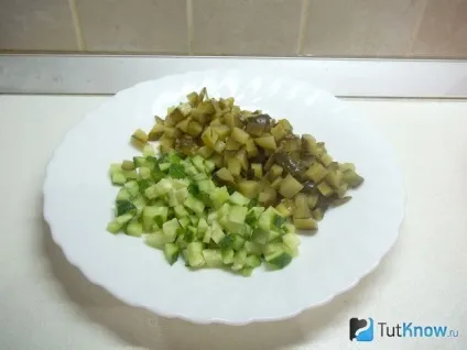 Рецепт новорічне олів'є з копченою куркою (салат олів'є) Рецепт новорічне олів'є з копченою куркою