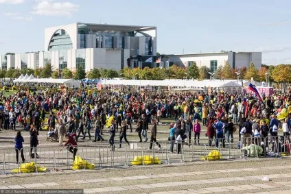 Рейхстаг зсередини і написи радянських солдатів (написи) Рейхстаг зсередини і написи радянських солдатів