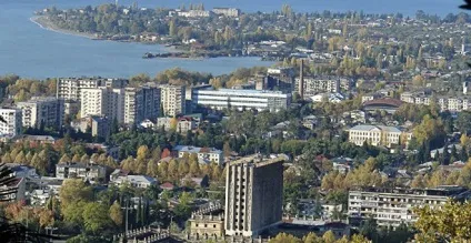 Яке море в Абхазії