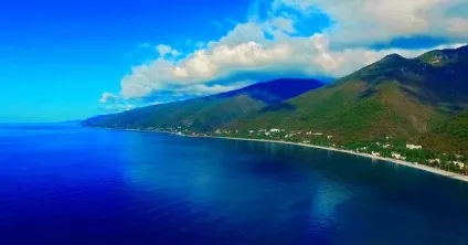 Яке море в Абхазії