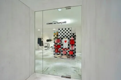 Як оформити інтер'єр магазину дизайн comme des garçons (comme) Як оформити інтер'єр магазину дизайн comme des garçons