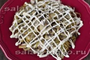 Салат - Рафаелло, рецепт з куркою, грибами і морквою по корейськи (куркою) Салат - Рафаелло, рецепт з куркою, грибами і морквою по корейськи