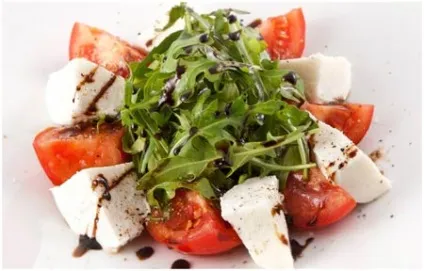Салат з базиліком спробуйте один з наших рецептів (Незвичайний м'ясний салат зеленню) Салат з базиліком спробуйте один з наших рецептів