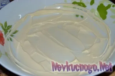 Листковий салат з куркою, грибами, огірків, і корейської моркви - покрокове приготування (листковий) Листковий салат з куркою, грибами, огірків, і корейської моркви - покрокове приготування