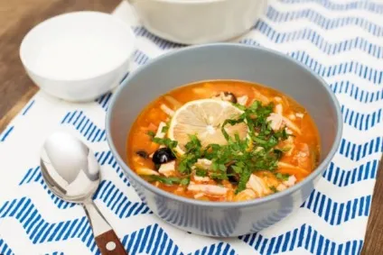 Солянка з куркою (з капусти, з ковбасою) рецепти з фото (солянка) Солянка з куркою (з капусти, з ковбасою) рецепти з фото