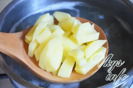 Суп з курячими потрошками - 2 рецепта приготування з фото (суп курячі потрошки рис булгур овочі) Суп з курячими потрошками - 2 рецепта приготування з фото