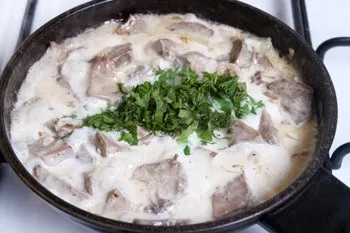 Свинячий язик, тушкований в сметані - рецепт з покроковими фото (тушкований) Свинячий язик, тушкований в сметані - рецепт з покроковими фото