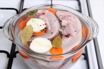 Свинячий язик, тушкований в сметані - рецепт з покроковими фото (що приготувати на обід і вечеря) Свинячий язик, тушкований в сметані - рецепт з покроковими фото