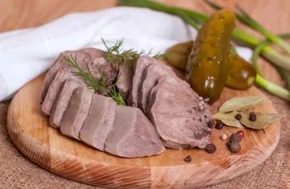 Свинячий язик, тушкований в сметані - рецепт з покроковими фото (субпродукти) Свинячий язик, тушкований в сметані - рецепт з покроковими фото