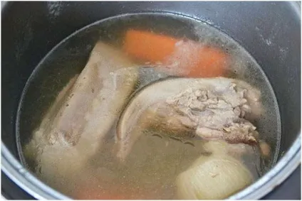 Свинячий мову в мультиварці