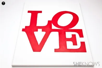 Напис, що світиться love своїми руками (скотч приберіть паперові шаблони) Напис, що світиться love своїми руками
