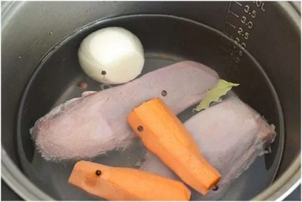 Свинячий мову в мультиварці
